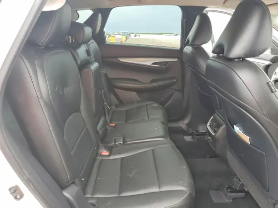 2019 INFINITI QX50 LUXE