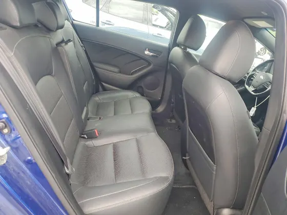 2017 Kia Forte5 SX