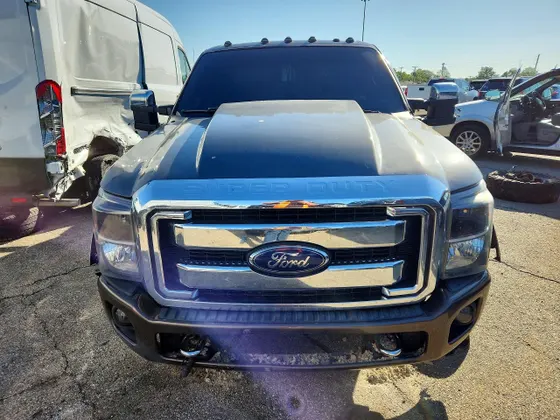 2016 Ford Super Duty F-350 DRW Platinum
