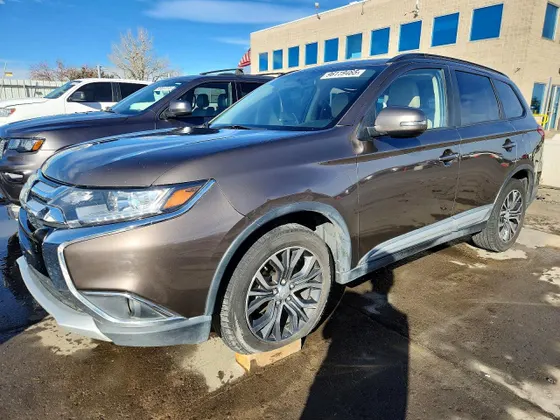 2016 Mitsubishi Outlander SE