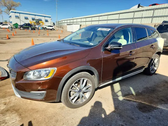 2018 Volvo V60 Cross Country