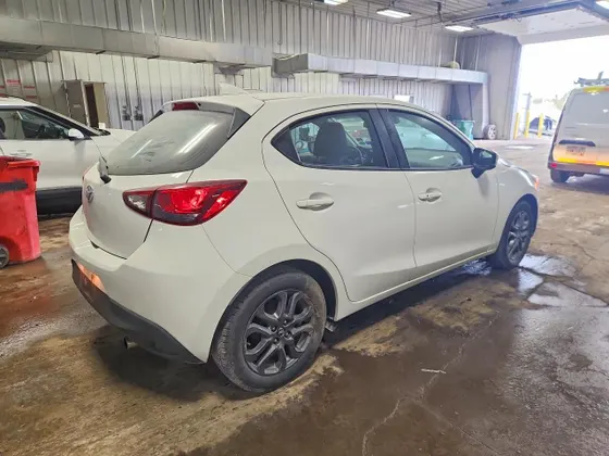 2020 Toyota Yaris Hatchback XLE