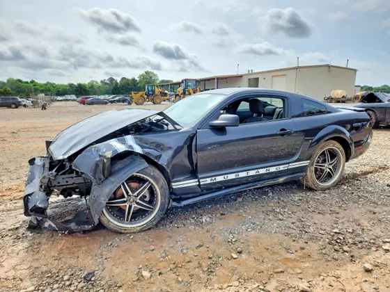 2008 Ford Mustang Deluxe