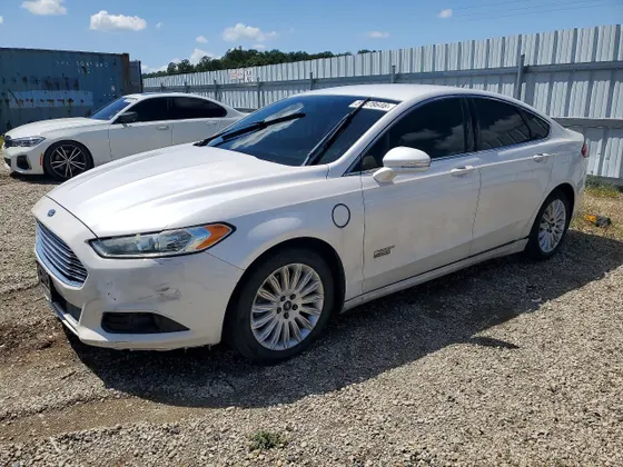 2014 Ford Fusion Energi Titanium