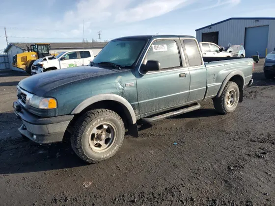 2000 Mazda B-Series 4WD Truck SE