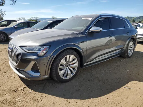 2022 Audi e-tron S Prestige