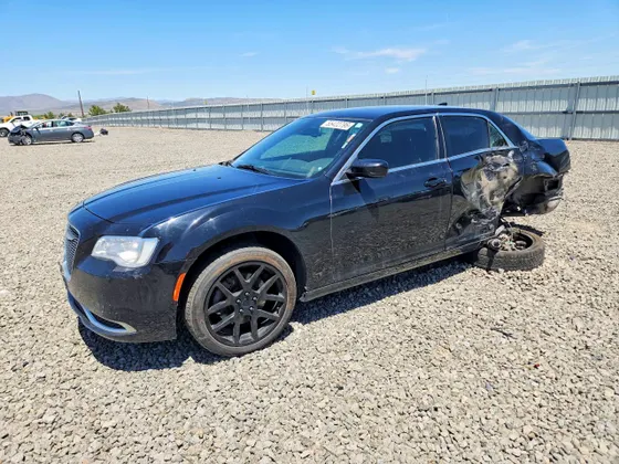 2019 Chrysler 300 Touring