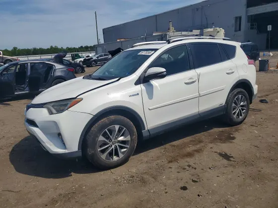 2016 Toyota RAV4 Hybrid XLE