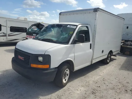 2012 GMC Savana Commercial Cutaway Work Van