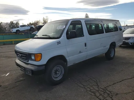 2004 Ford Econoline Wagon XL