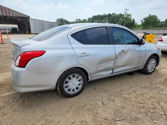 2019 Nissan Versa Sedan S