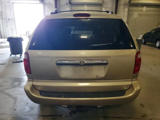 2006 Chrysler Town & Country SWB TOWN & COUNTRY