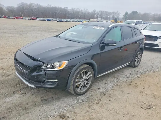 2015 Volvo V60 Cross Country T5