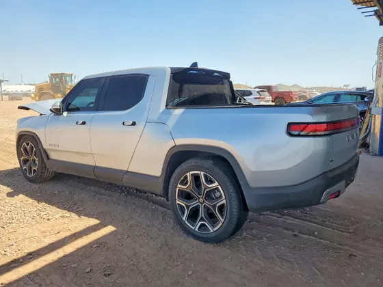 2024 Rivian R1T Adventure