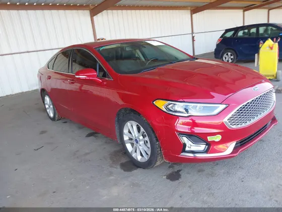 2020 Ford Fusion Plug-In Hybrid Titanium