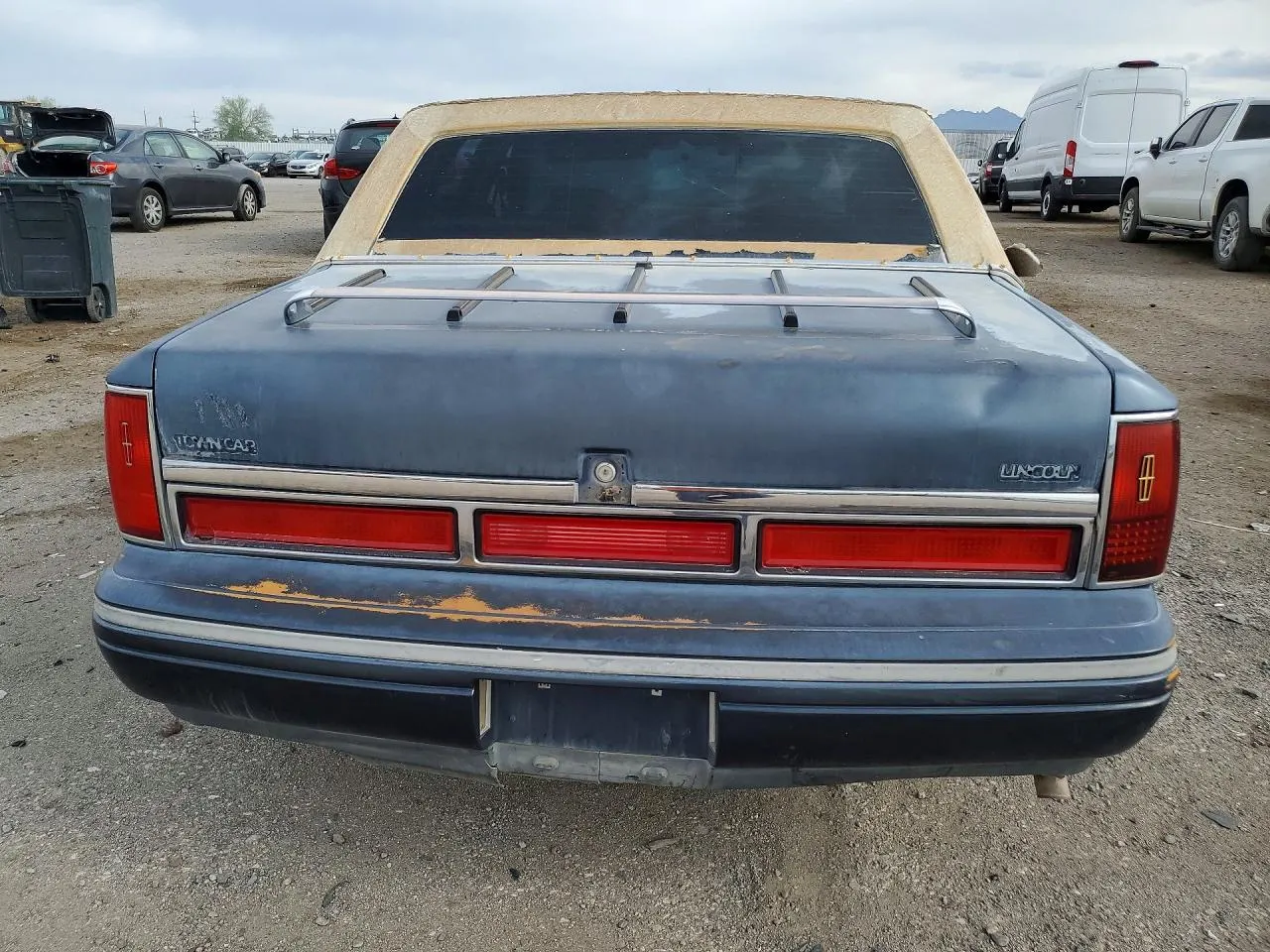 1997 Lincoln Town Car Executive
