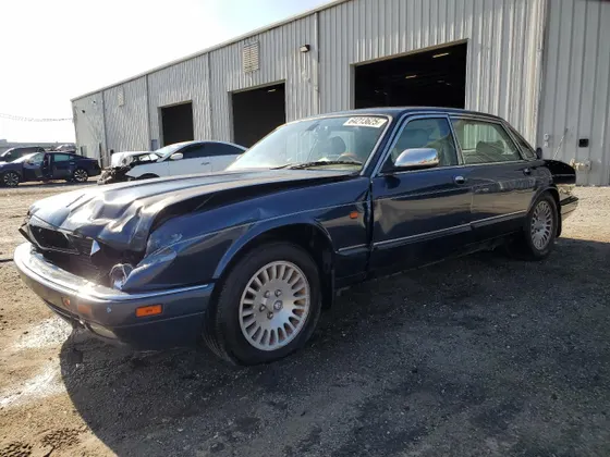 1996 Jaguar XJ Series Sedan Vanden Plas