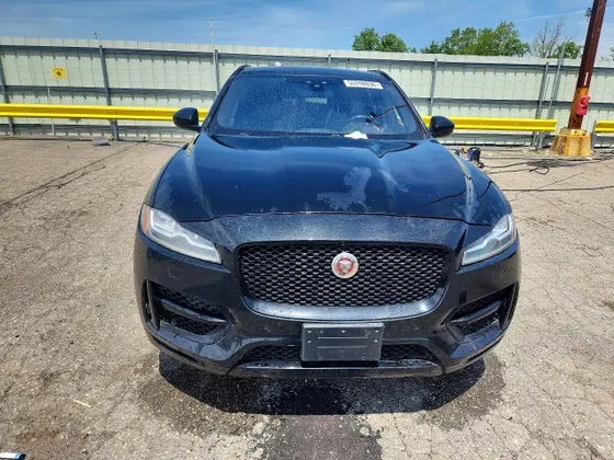 2017 Jaguar F-PACE 35t R-Sport