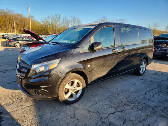 2018 Mercedes-Benz Metris Passenger Van METRIS