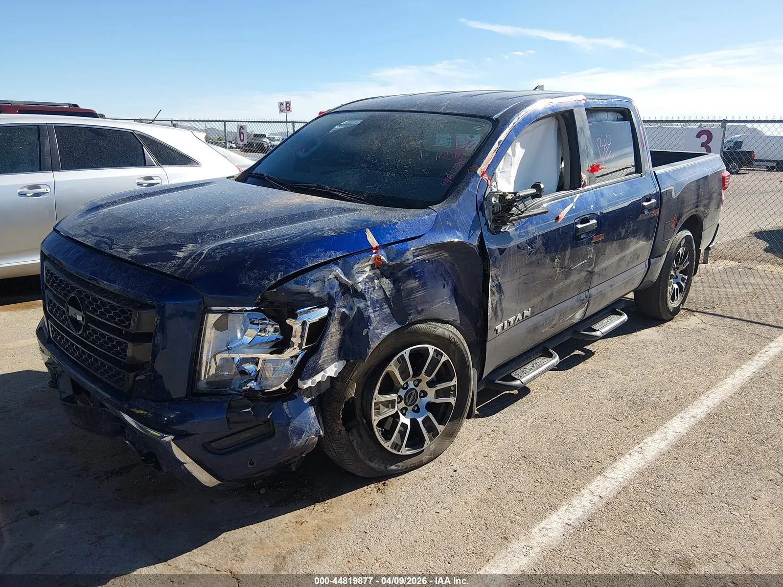 2023 Nissan Titan SV
