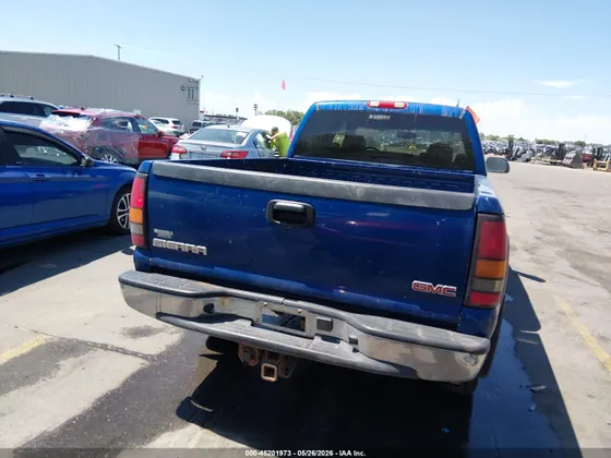 2004 GMC Sierra 2500 Crew Cab SLT