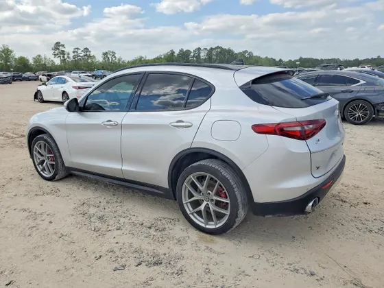 2018 Alfa Romeo Stelvio Ti Sport