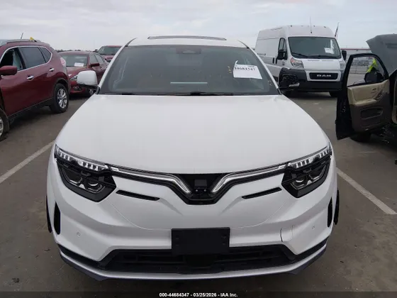 2025 VinFast VF 8 Plus