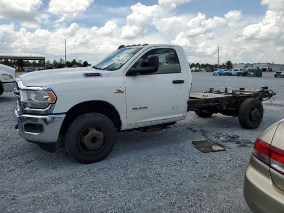 2020 Ram 3500 Chassis Cab Tradesman