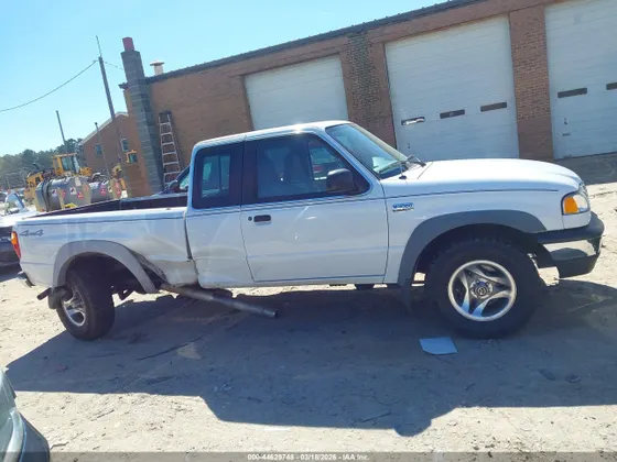 2003 Mazda B-Series 4WD Truck SE
