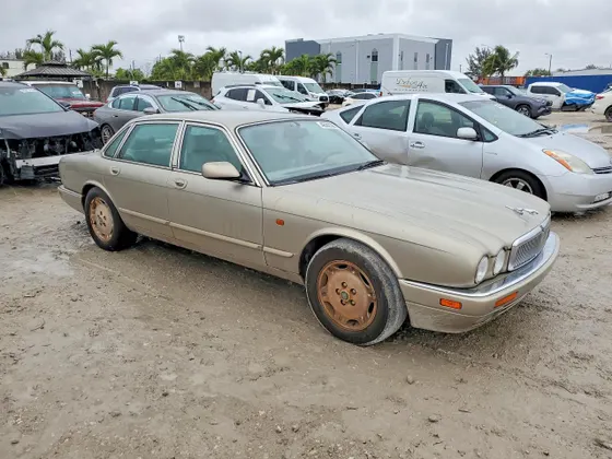 1995 Jaguar XJ Series Sedan XJ6