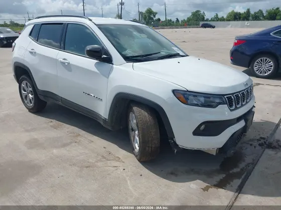 2026 Jeep Compass Latitude Altitude