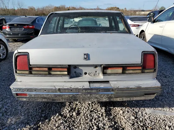 1991 Oldsmobile Delta 88 ROYALE