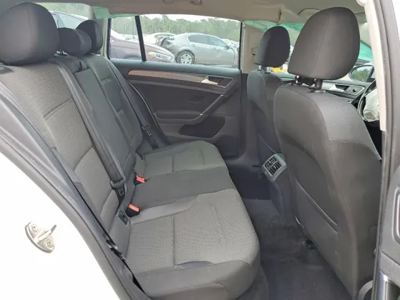 2019 Volkswagen Golf SportWagen S