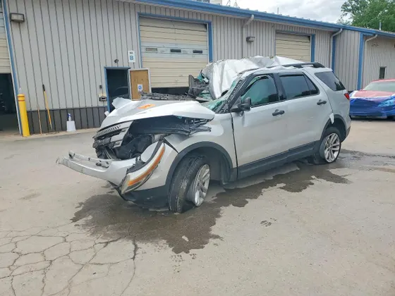 2015 Ford Explorer