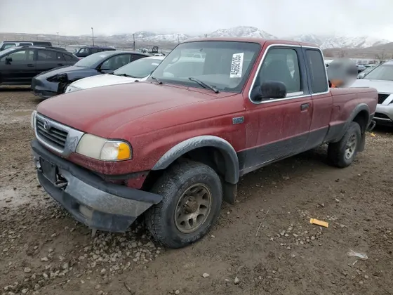 2000 Mazda B-Series 4WD Truck SE