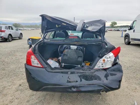 2017 Nissan Versa Sedan S Plus