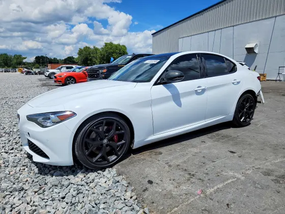 2021 Alfa Romeo Giulia Ti