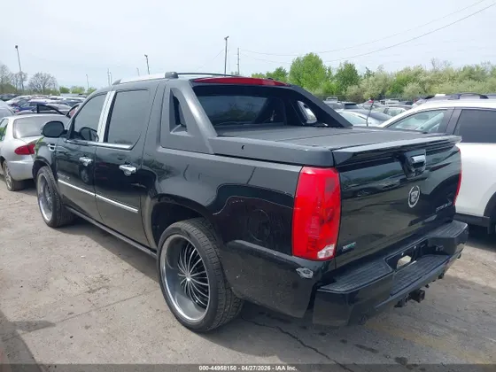 2011 Cadillac Escalade EXT Premium