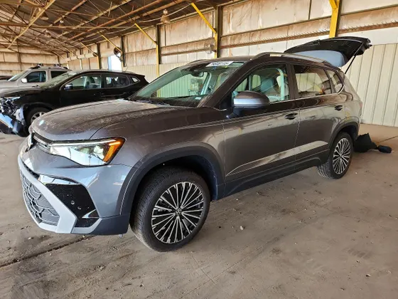 2026 Volkswagen Taos SE