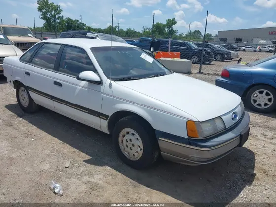 1990 Ford Taurus GL
