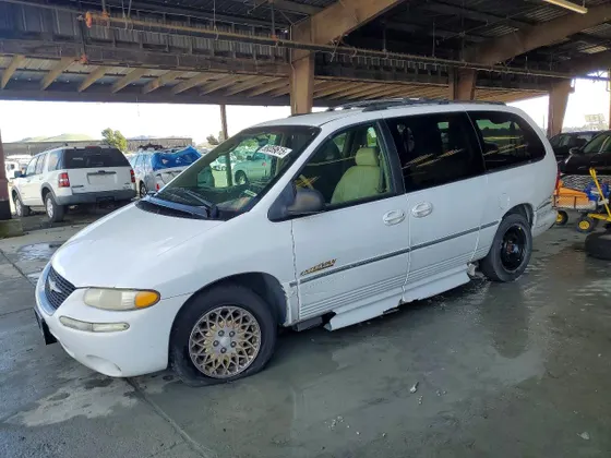 1998 Chrysler Town & Country LXi