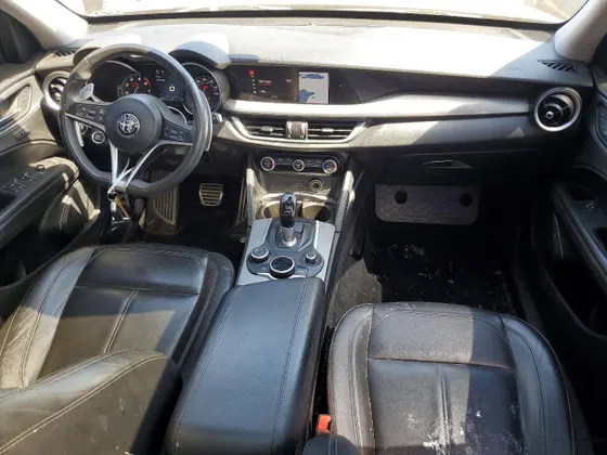 2018 Alfa Romeo Stelvio Sport