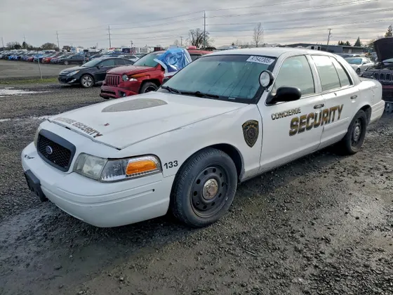 2004 Ford Police Interceptor Base w/3.27 Axle