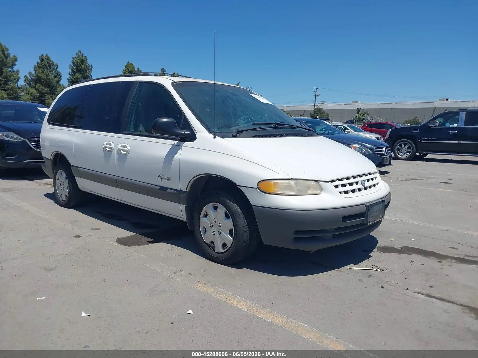 1999 Plymouth Voyager SE