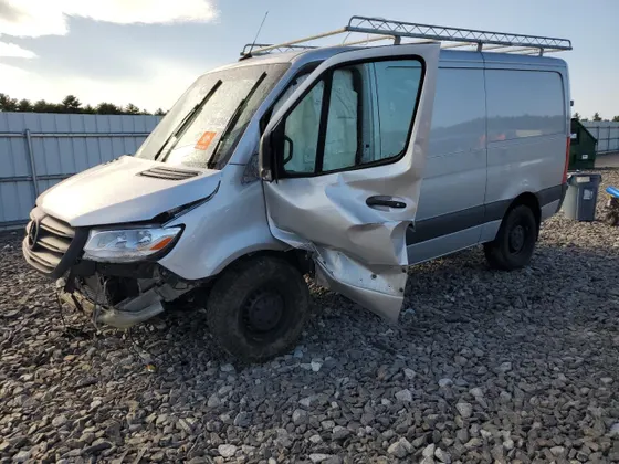 2022 Mercedes-Benz Sprinter Crew Van 2500