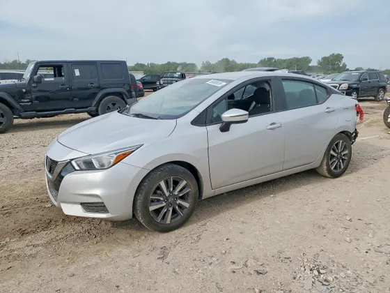 2021 Nissan Versa SV