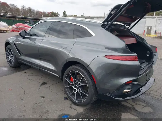2021 Aston Martin DBX