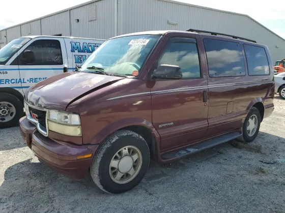 2002 GMC Safari Passenger XT