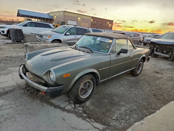 1979 FIAT 124 SPYDER