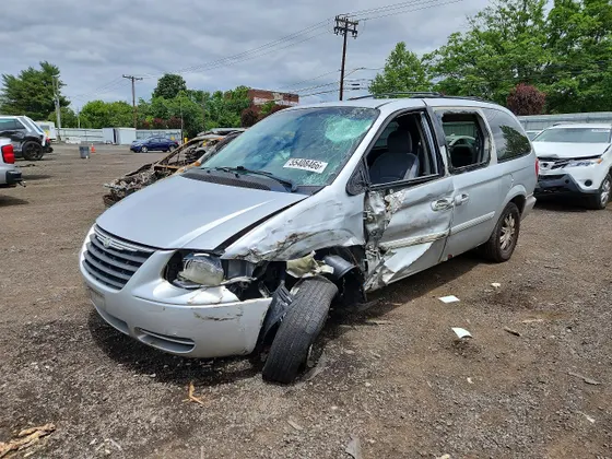 2006 Chrysler Town & Country LWB Touring